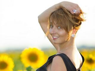 Kira-Ross - Come in, visit my flower garden. ;)